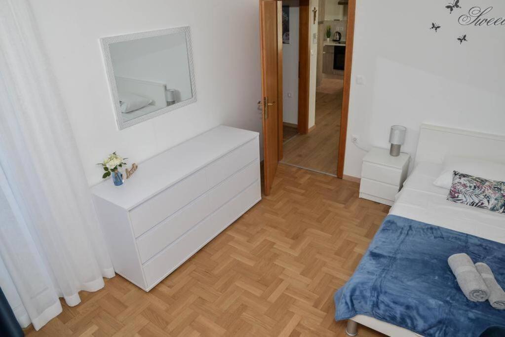 Apartment Longin Задар Екстериор снимка